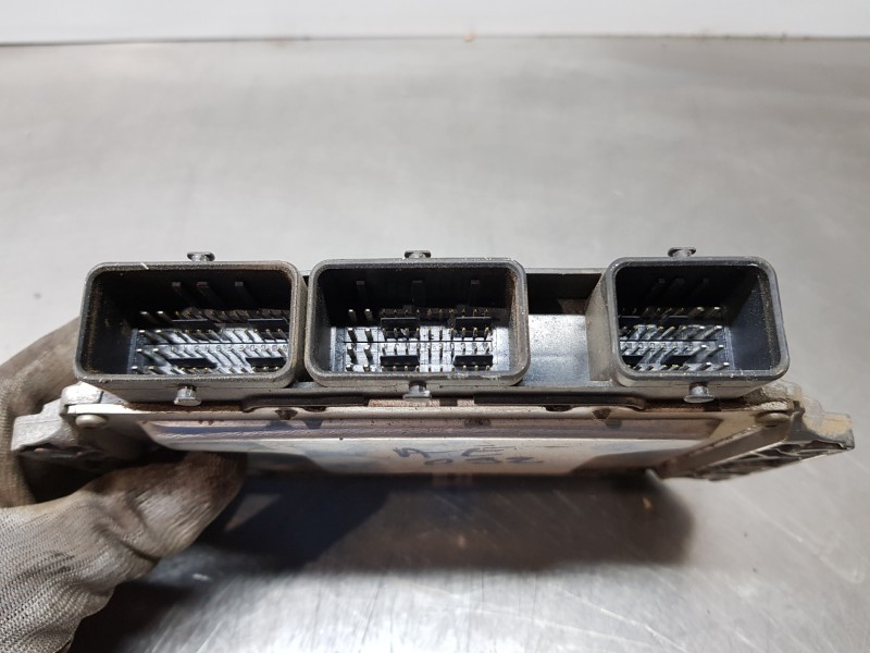 Recambio de centralita motor uce para renault megane ii berlina 3p emotion referencia OEM IAM 8200509963  