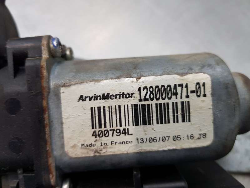 Recambio de elevalunas delantero izquierdo para renault megane ii berlina 3p emotion referencia OEM IAM 8201010929  