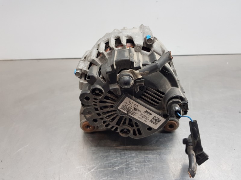 Recambio de alternador para volkswagen polo life referencia OEM IAM 04E903015  