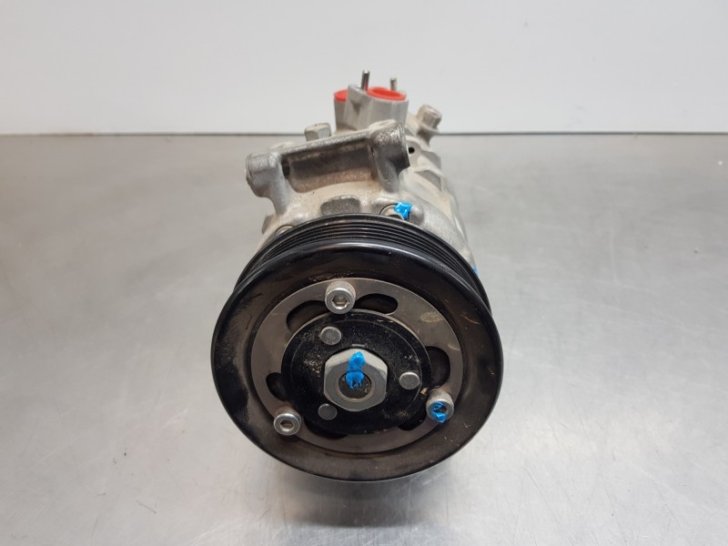 Recambio de compresor aire acondicionado para volkswagen polo life referencia OEM IAM 5Q0816803D  