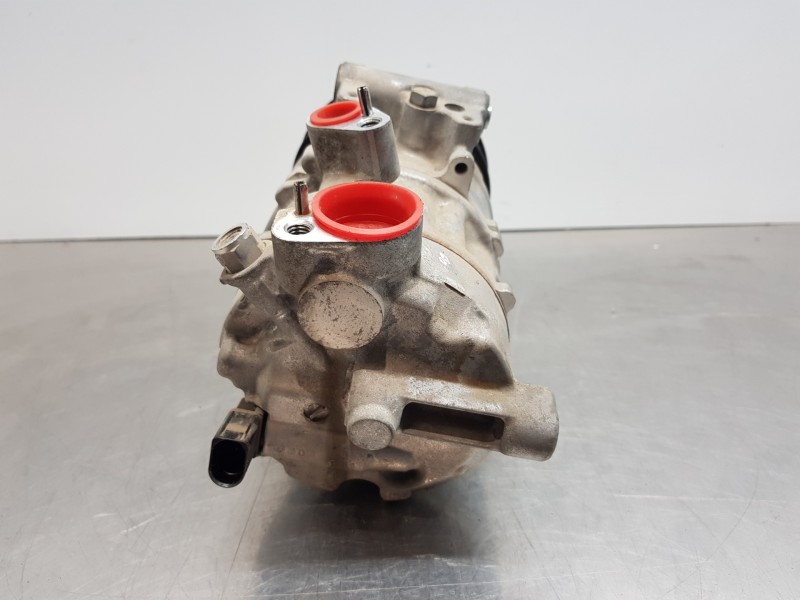 Recambio de compresor aire acondicionado para volkswagen polo life referencia OEM IAM 5Q0816803D  
