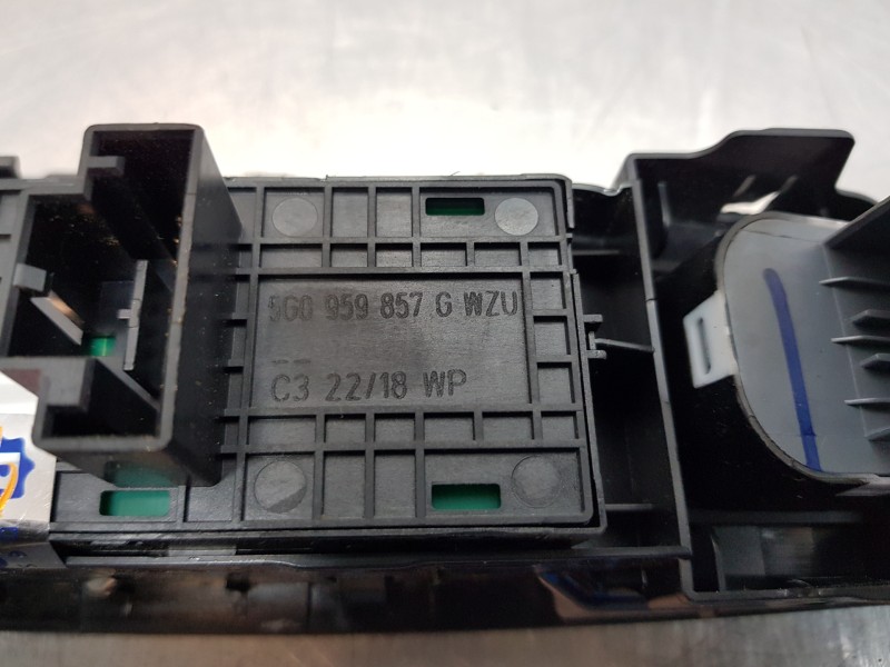 Recambio de mando elevalunas delantero izquierdo para volkswagen polo life referencia OEM IAM 5G0959857  