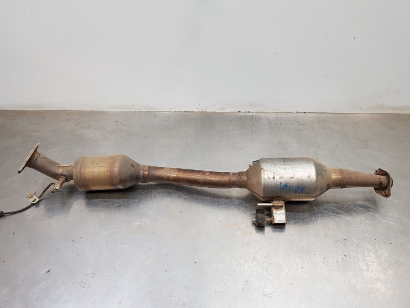 Recambio de catalizador para toyota corolla touring sports (e21) hybrid referencia OEM IAM 30Y28 174100TJ20 