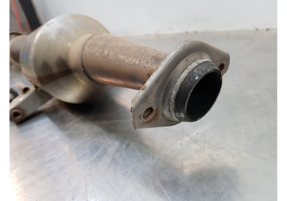 Recambio de catalizador para toyota corolla touring sports (e21) hybrid referencia OEM IAM 30Y28 174100TJ20 