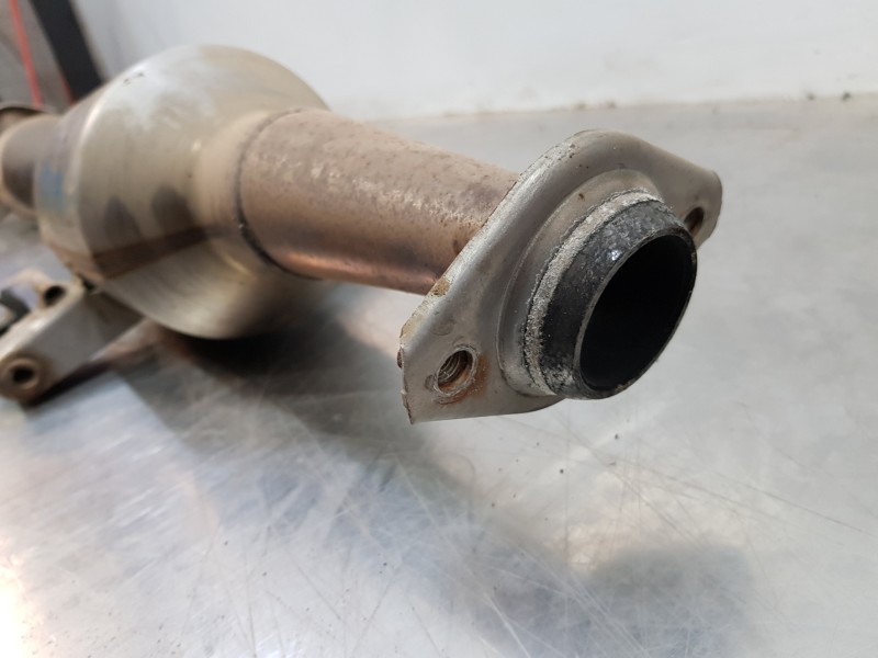 Recambio de catalizador para toyota corolla touring sports (e21) hybrid referencia OEM IAM 30Y28 174100TJ20 