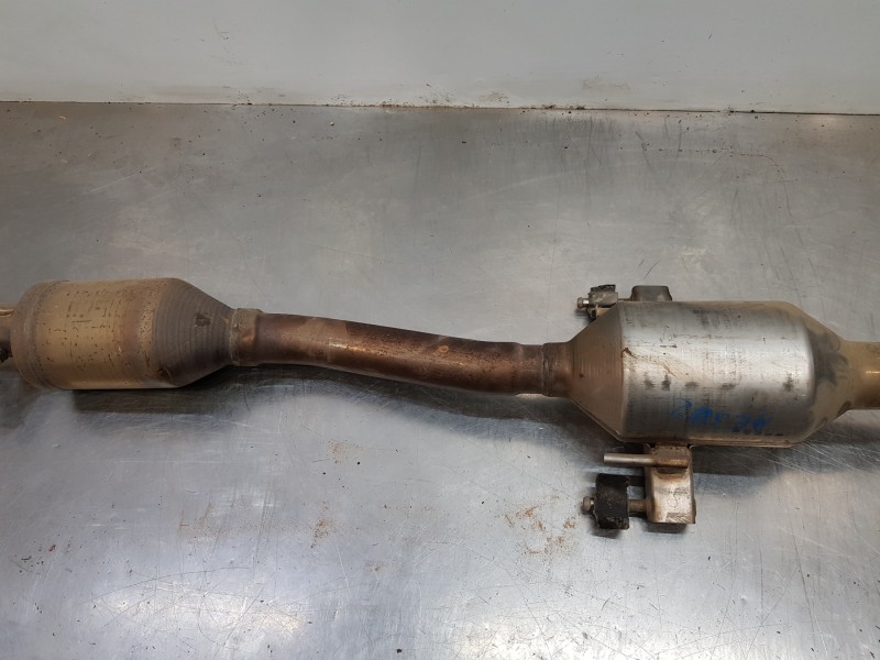 Recambio de catalizador para toyota corolla touring sports (e21) hybrid referencia OEM IAM 30Y28 174100TJ20 