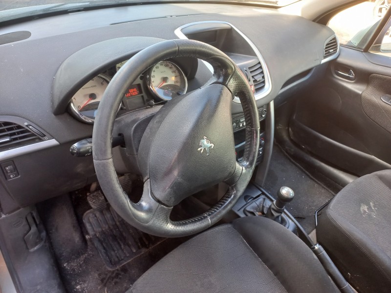 peugeot 207 del año 2008