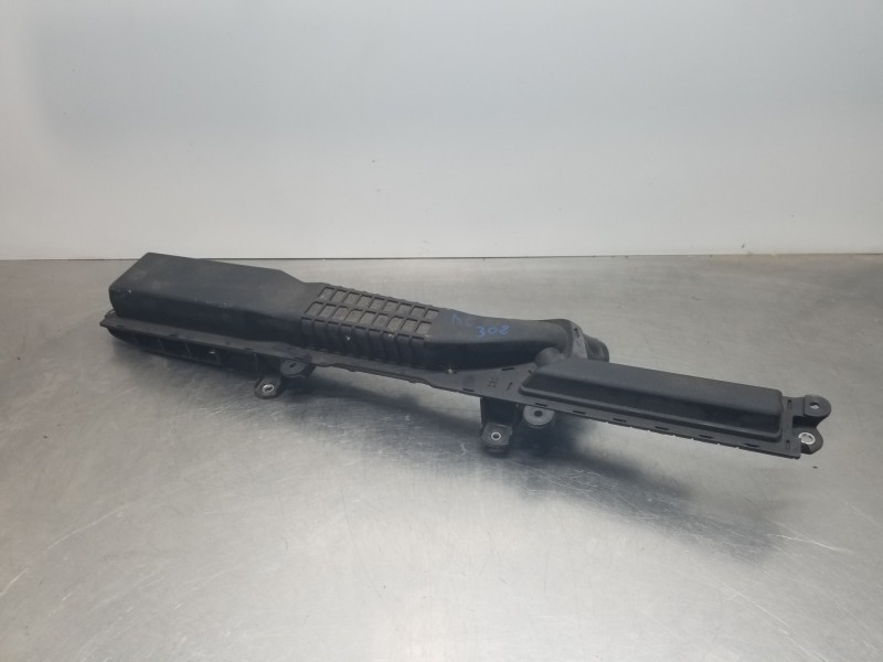 Recambio de filtro aire para toyota corolla touring sports (e21) hybrid referencia OEM IAM 17751F2050  