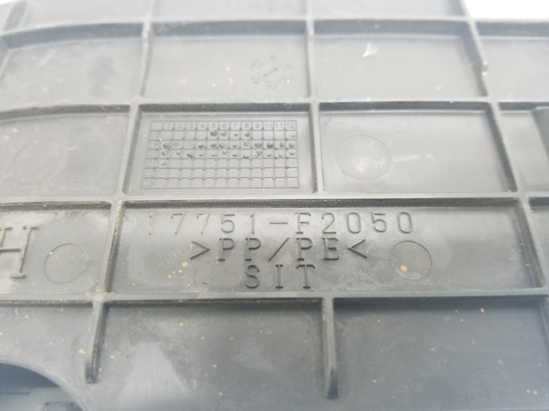 Recambio de filtro aire para toyota corolla touring sports (e21) hybrid referencia OEM IAM 17751F2050  