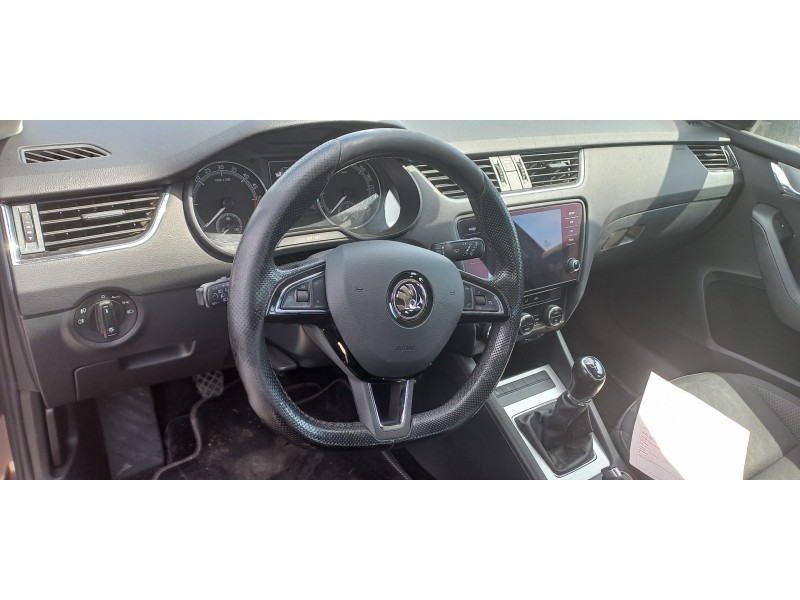 skoda octavia lim. (5e3) del año 2017