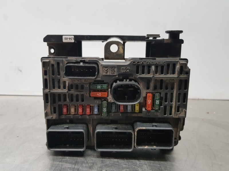 Recambio de caja reles / fusibles para citroen c4 berlina exclusive referencia OEM IAM 9661682780  