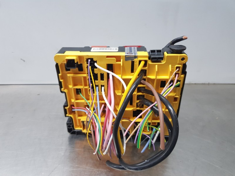 Recambio de caja reles / fusibles para peugeot 208 (p2) allure referencia OEM IAM 9804848480  