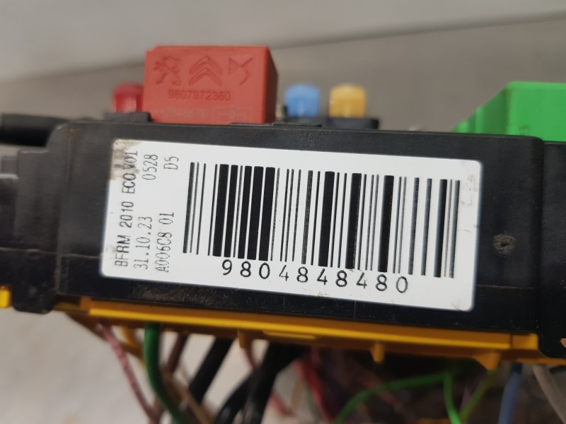 Recambio de caja reles / fusibles para peugeot 208 (p2) allure referencia OEM IAM 9804848480  