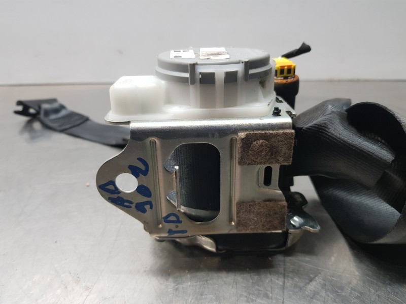 Recambio de cinturon seguridad trasero derecho para seat arona style referencia OEM IAM 6F0857805F 6F0857805FRAA 