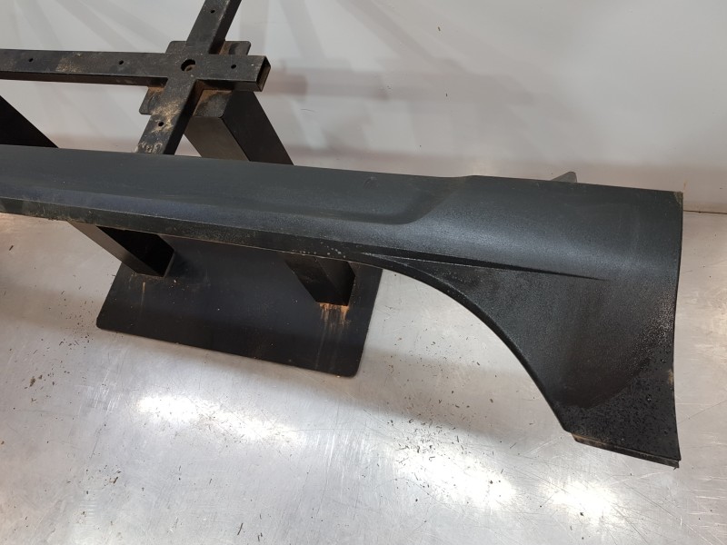 Recambio de faldon lateral para seat arona style referencia OEM IAM 6F9853852  