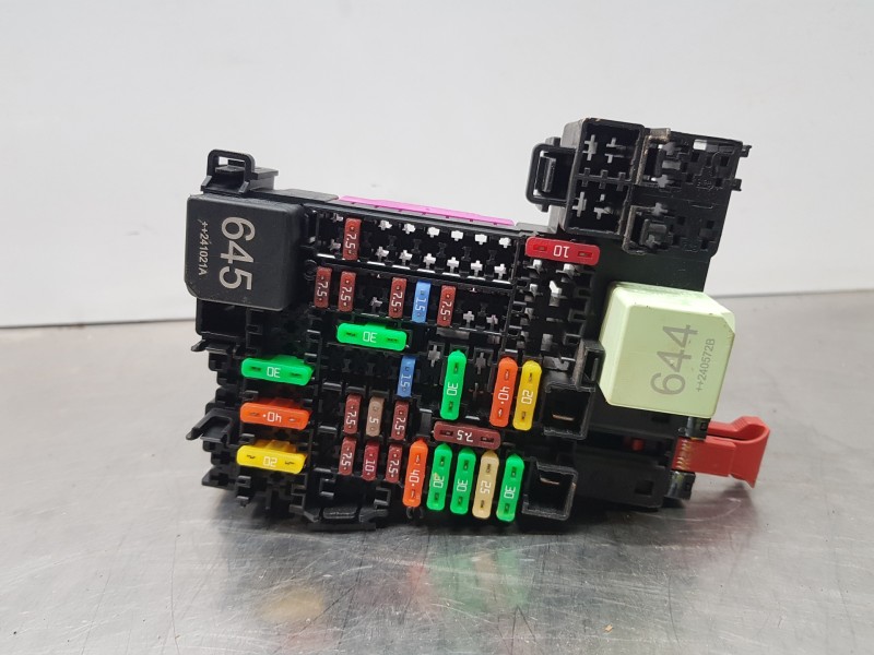 Recambio de caja reles / fusibles para seat arona style referencia OEM IAM 2Q0937615A  