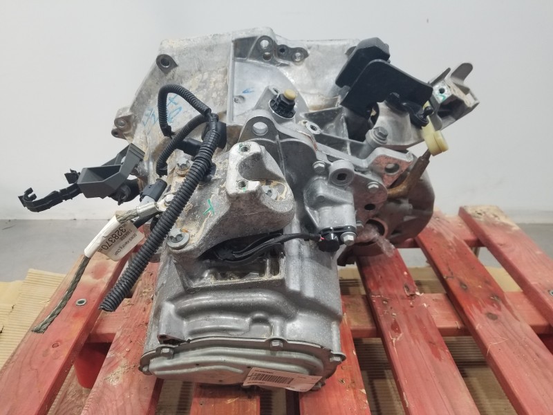 Recambio de caja cambios para peugeot 2008 (p2) allure puretech referencia OEM IAM 20XJ03  