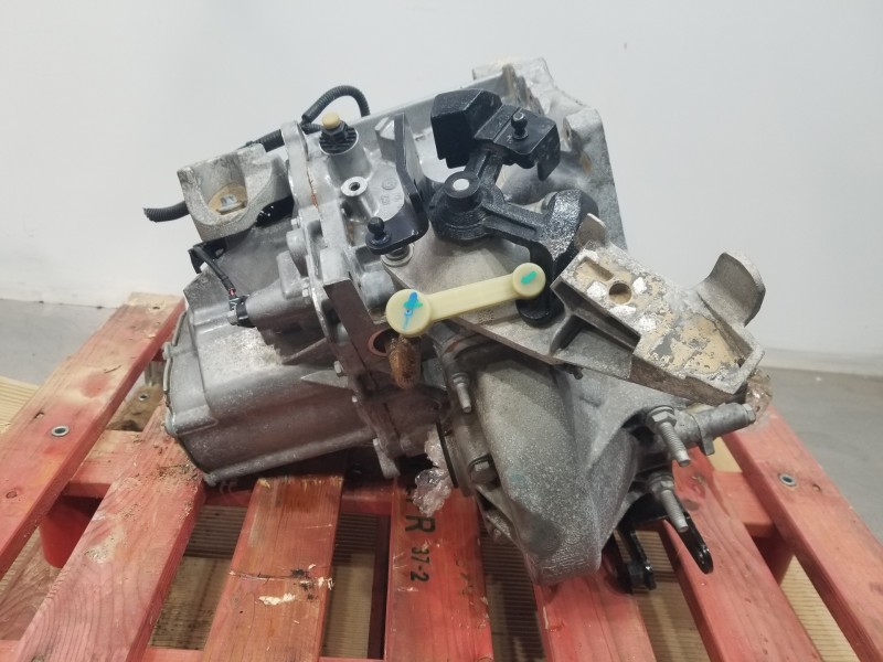 Recambio de caja cambios para peugeot 2008 (p2) allure puretech referencia OEM IAM 20XJ03  