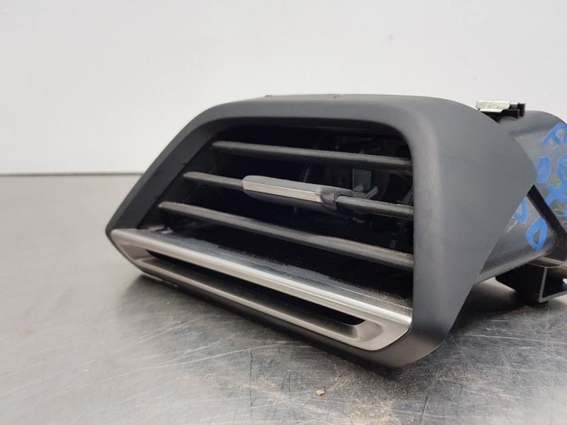 Recambio de rejilla aireadora para peugeot 2008 (p2) allure puretech referencia OEM IAM 98283683DX 9823459480 