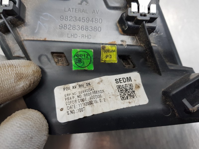 Recambio de rejilla aireadora para peugeot 2008 (p2) allure puretech referencia OEM IAM 98283683DX 9823459480 