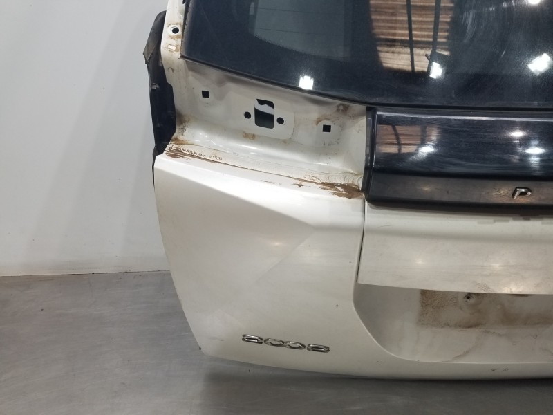 Recambio de porton trasero para peugeot 2008 (p2) allure puretech referencia OEM IAM 9831045880  