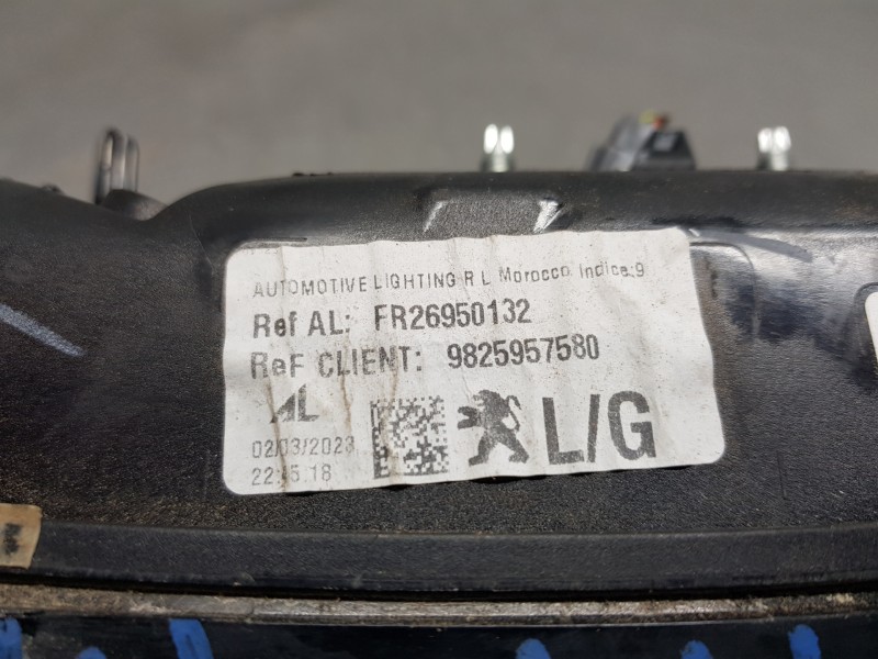 Recambio de piloto trasero izquierdo interior para peugeot 2008 (p2) allure puretech referencia OEM IAM 9825957580 FR26950132 