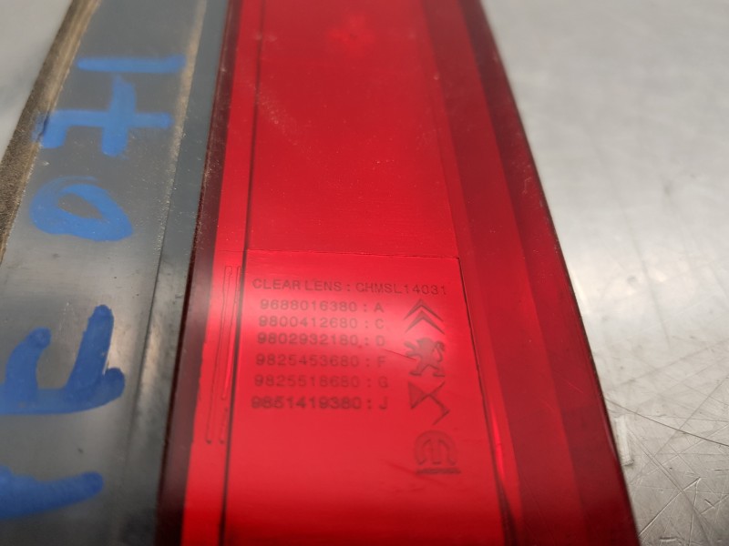 Recambio de luz central de freno para peugeot 2008 (p2) allure puretech referencia OEM IAM 9688016380 9836561780 