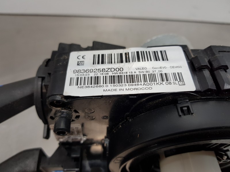 Recambio de mando multifuncion para peugeot 2008 (p2) allure puretech referencia OEM IAM 98369258ZD  