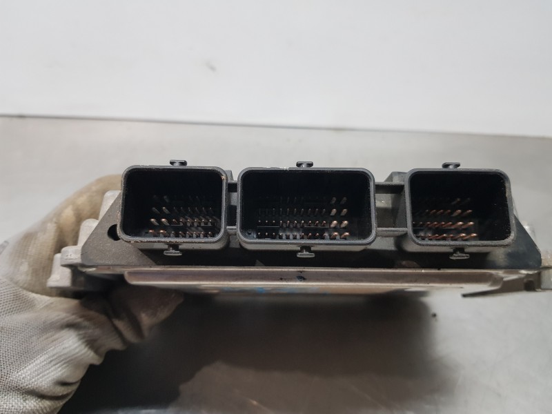 Recambio de centralita motor uce para citroen c4 berlina exclusive referencia OEM IAM 9664618080 9653958980 