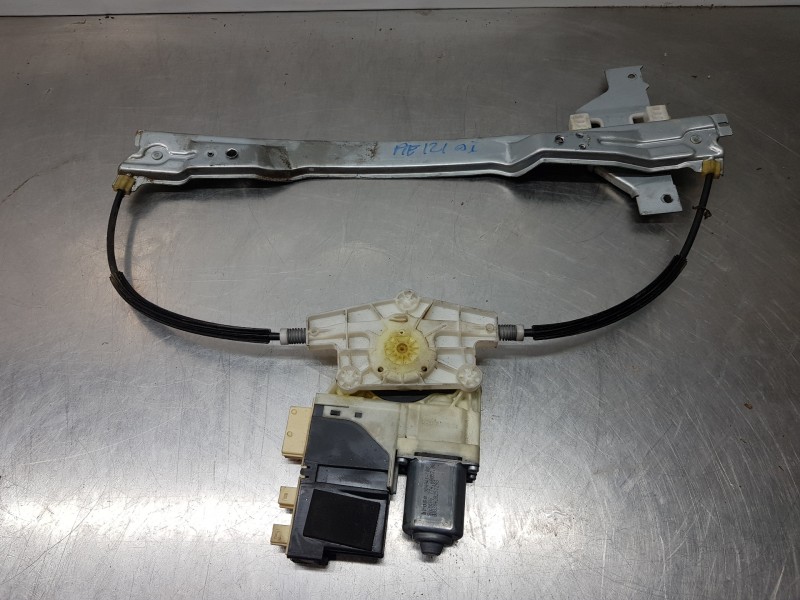 Recambio de elevalunas delantero izquierdo para citroen c4 berlina exclusive referencia OEM IAM 9657133680 968157080 