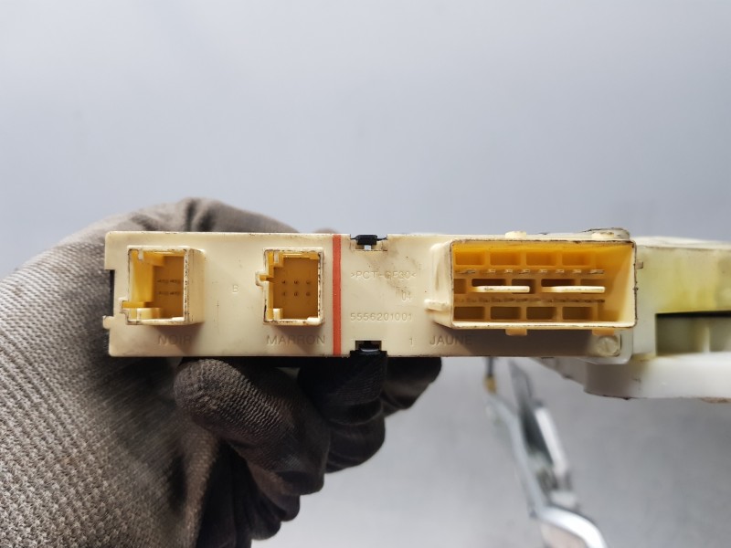 Recambio de elevalunas delantero izquierdo para citroen c4 berlina exclusive referencia OEM IAM 9657133680 968157080 