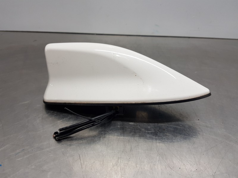 Recambio de antena para toyota corolla touring sports (e21) hybrid referencia OEM IAM 867600D010  