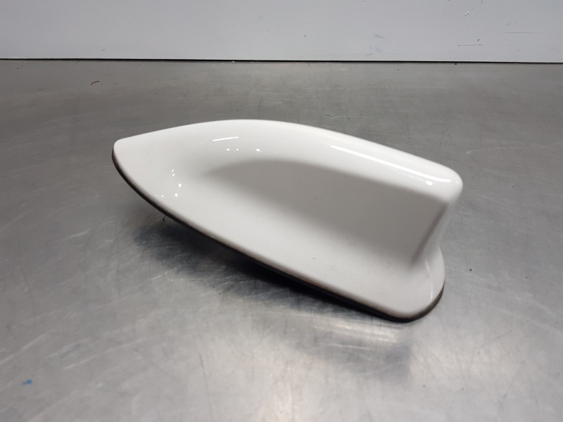 Recambio de antena para toyota corolla touring sports (e21) hybrid referencia OEM IAM 867600D010  