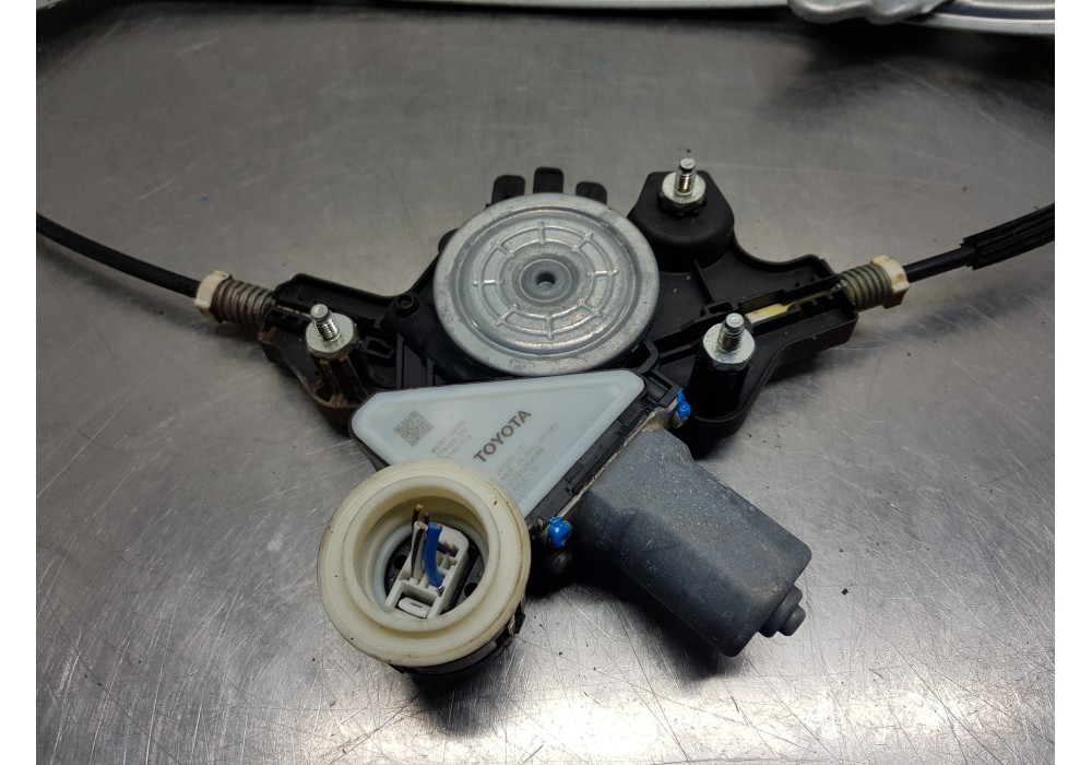 Recambio de elevalunas delantero izquierdo para toyota corolla touring sports (e21) hybrid referencia OEM IAM 6982002741  