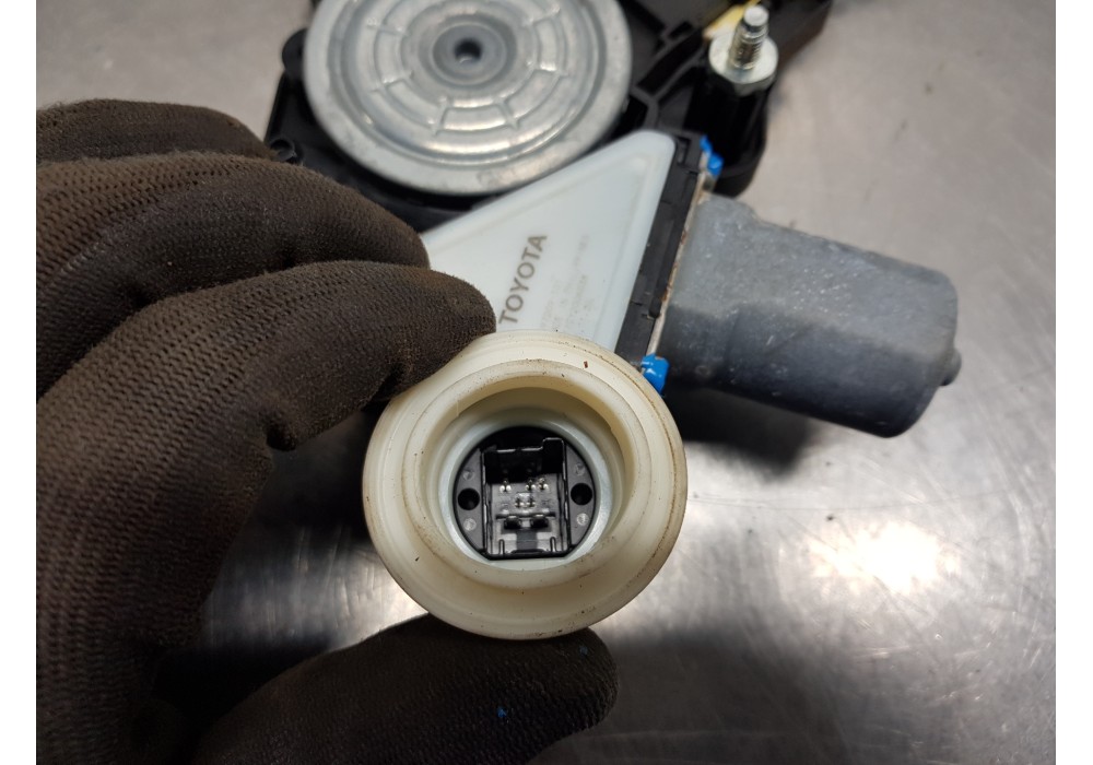 Recambio de elevalunas delantero izquierdo para toyota corolla touring sports (e21) hybrid referencia OEM IAM 6982002741  
