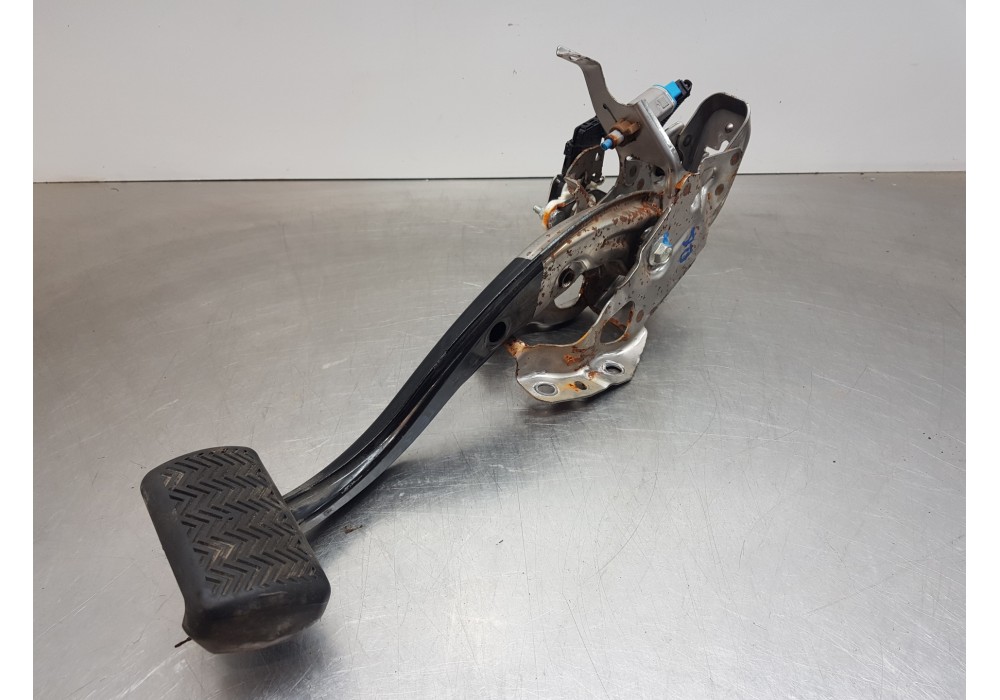 Recambio de pedal embrague para toyota corolla touring sports (e21) hybrid referencia OEM IAM 8951047040  