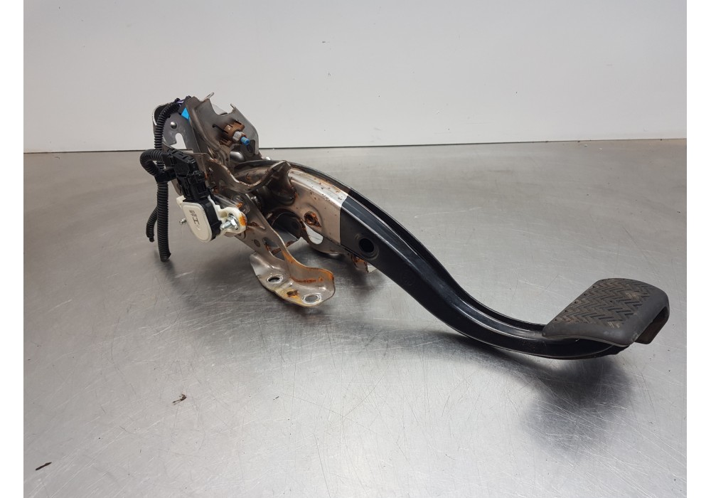 Recambio de pedal embrague para toyota corolla touring sports (e21) hybrid referencia OEM IAM 8951047040  