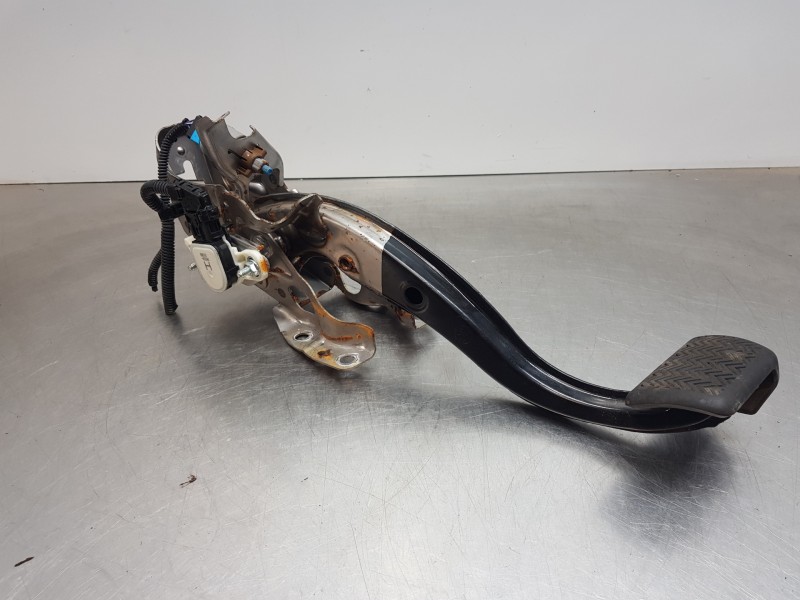Recambio de pedal embrague para toyota corolla touring sports (e21) hybrid referencia OEM IAM 8951047040  