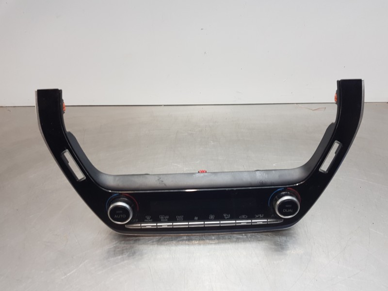 Recambio de mando climatizador para toyota corolla touring sports (e21) hybrid referencia OEM IAM 5590002F30  