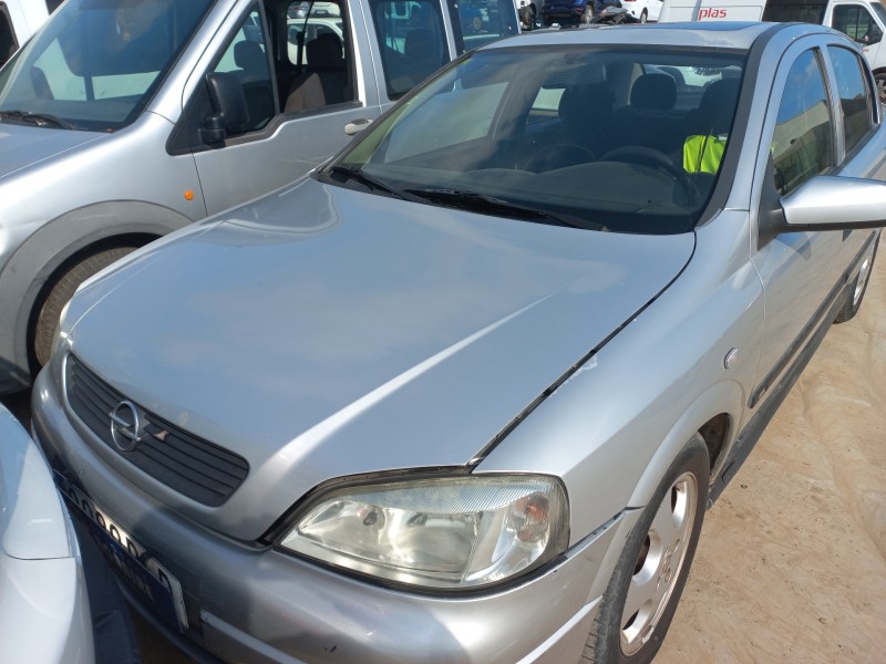 opel astra g berlina del año 2001