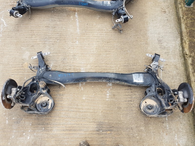 Recambio de puente trasero para peugeot 3008 allure referencia OEM IAM 9833974980  