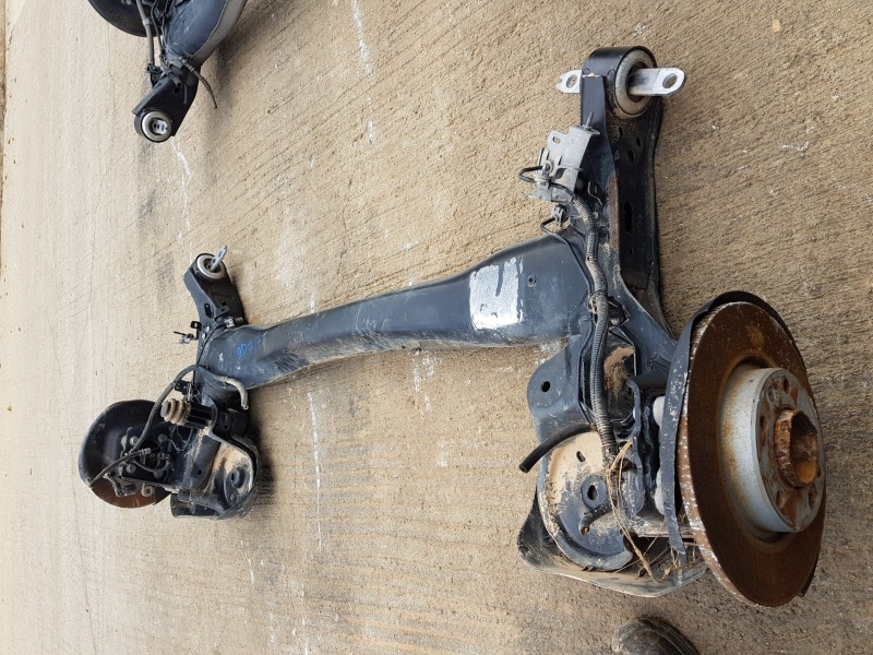 Recambio de puente trasero para peugeot 3008 allure referencia OEM IAM 9833974980  