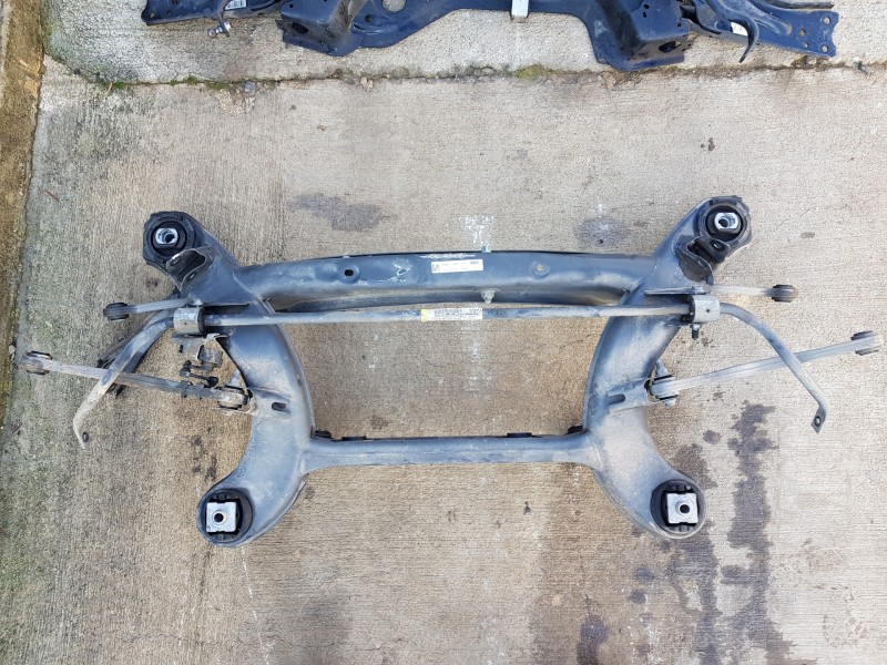 Recambio de puente trasero para mercedes clase c (w205) lim. bluetec referencia OEM IAM A2133504903  