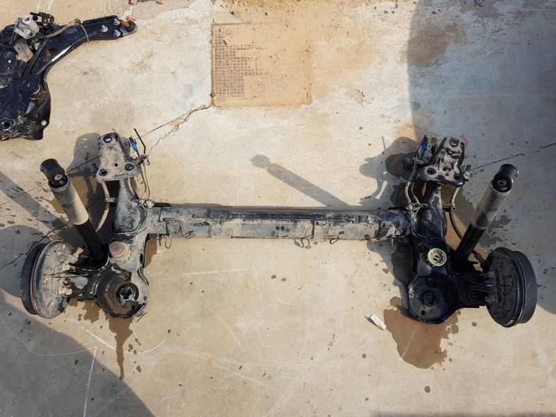 Recambio de puente trasero para citroen c4 cactus shine referencia OEM IAM 1607197180  