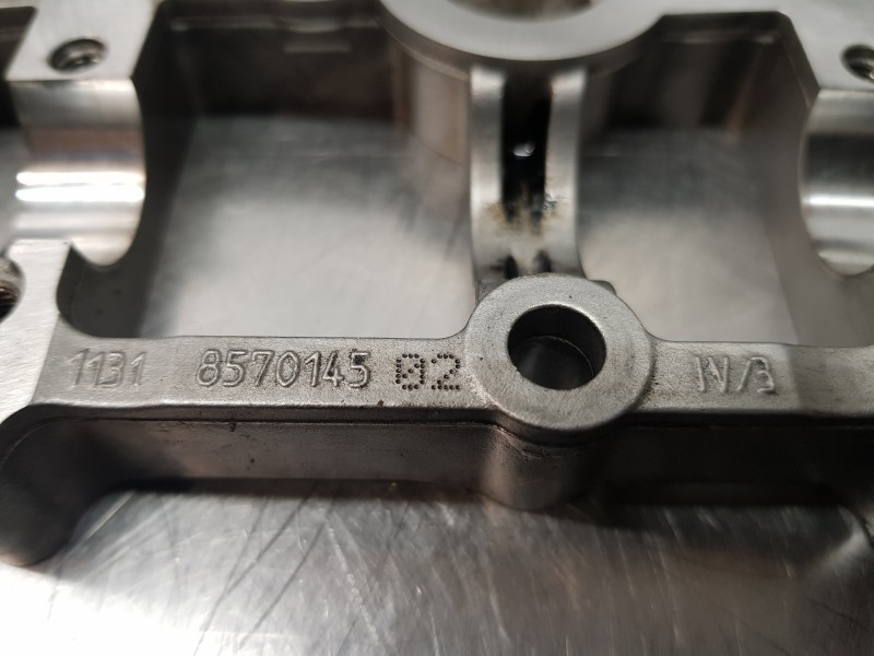 Recambio de culatin para bmw x3 g01 xdrive referencia OEM IAM 11318570145  