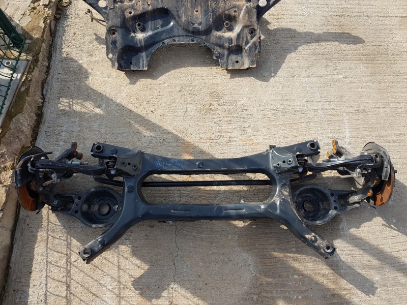 Recambio de puente trasero para toyota corolla touring sports (e21) hybrid referencia OEM IAM 5120602091  