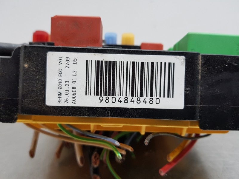 Recambio de caja reles / fusibles para peugeot 2008 (p2) allure puretech referencia OEM IAM 9804848480  