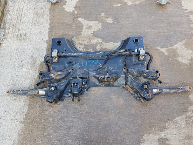 Recambio de puente delantero para citroen spacetourer autobus referencia OEM IAM 9839404980  