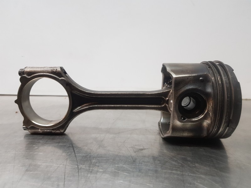 Recambio de biela para hyundai tucson tecno sky referencia OEM IAM 235102U000  