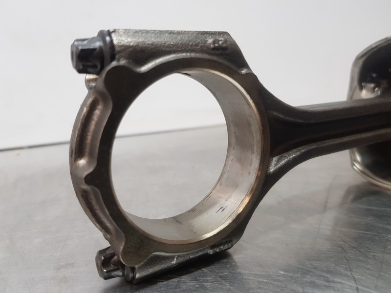 Recambio de biela para hyundai tucson tecno sky referencia OEM IAM 235102U000  